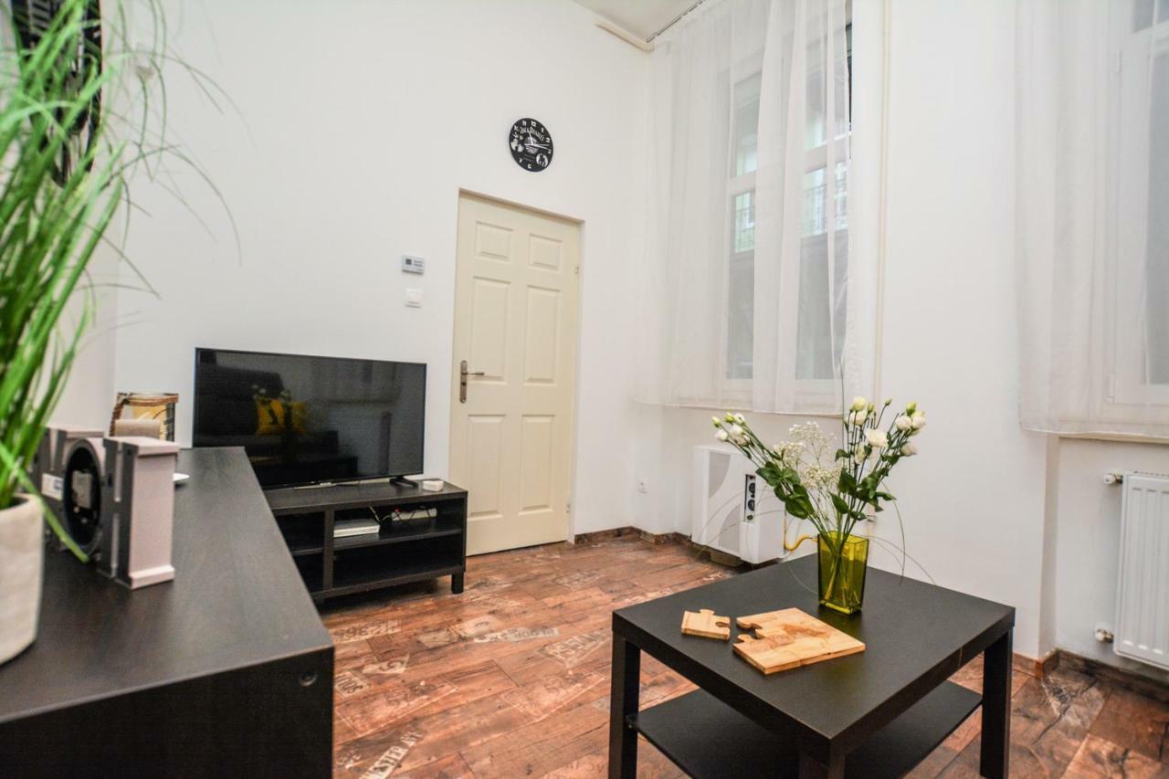 Timeless Apartment With Free Private Parking بودابست المظهر الخارجي الصورة